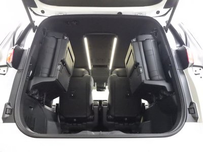 صورة 25 لـ 2025 Toyota ALPHARD