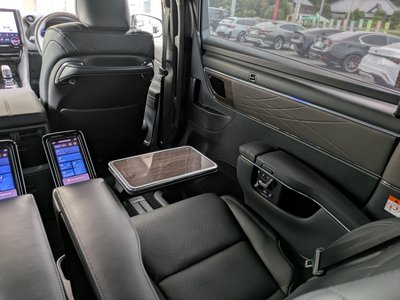صورة 68 لـ 2024 Toyota ALPHARD