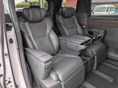 صورة 66 لـ 2024 Toyota ALPHARD