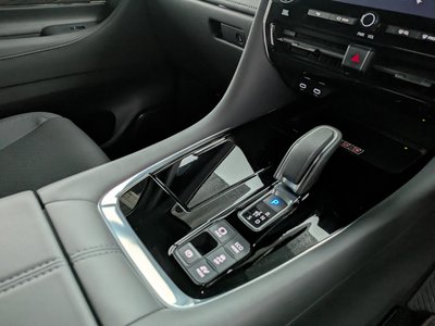 صورة 58 لـ 2024 Toyota ALPHARD