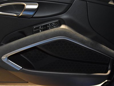 2021 Porsche 718 thumbnail 21