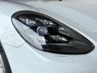 2019 Porsche PANAMERA thumbnail 24
