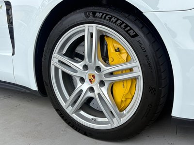 2019 Porsche PANAMERA thumbnail 25