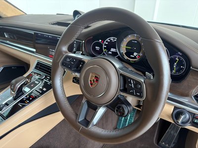 2019 Porsche PANAMERA photo 8