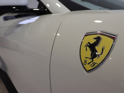صورة 13 لـ 2025 Ferrari ROMA SPIDER