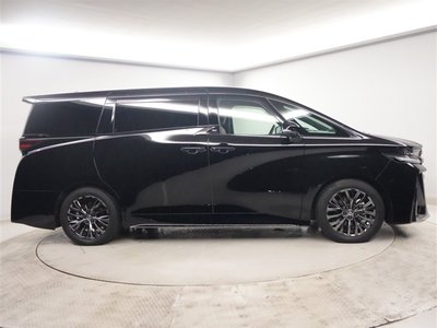 2025 Toyota VELLFIRE — фото 2