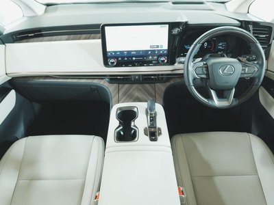 2024 Lexus LM 照片 2
