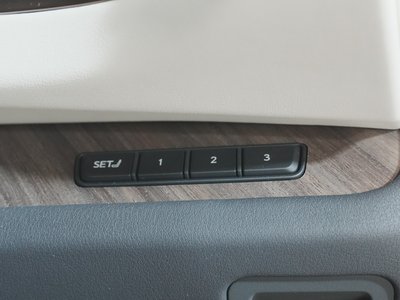 2024 Lexus LM 照片 32
