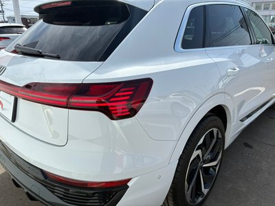 2025 AUDI Q8 E-TRON photo 11