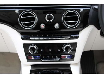 2024 ROLLS-ROYCE GHOST photo 25