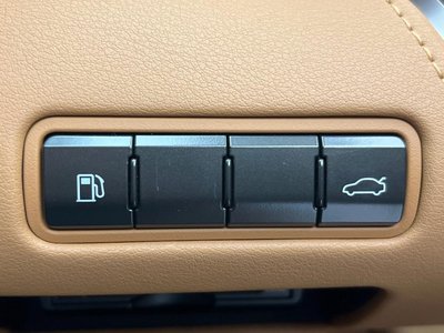 صورة 45 لـ 2020 Lexus LC CONVERTIBLE