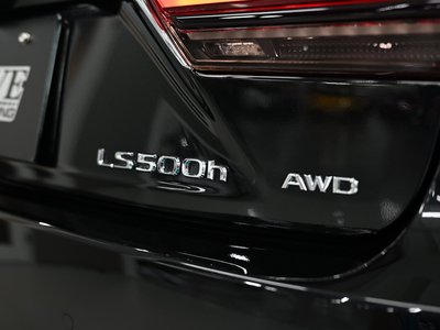 2023 Lexus LS — миниатюра 24