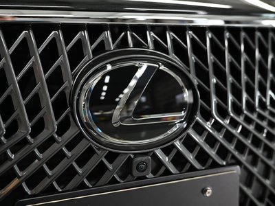 2023 Lexus LS — миниатюра 9