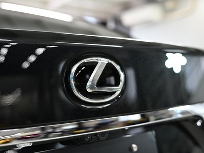 2023 Lexus LS — миниатюра 25