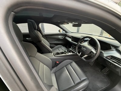 صورة 17 لـ 2022 AUDI E-TRON GT QUATTRO