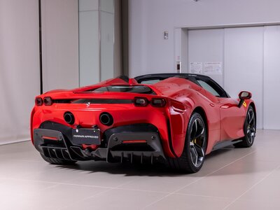 صورة 15 لـ 2024 Ferrari SF90 SPIDER