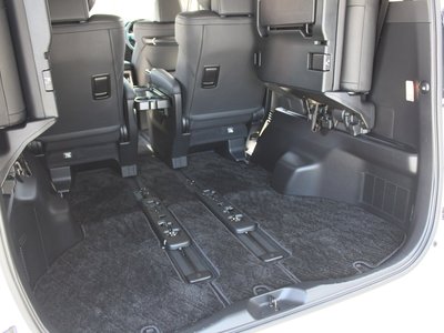 صورة 77 لـ 2023 Toyota ALPHARD