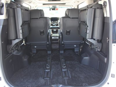 صورة 76 لـ 2023 Toyota ALPHARD