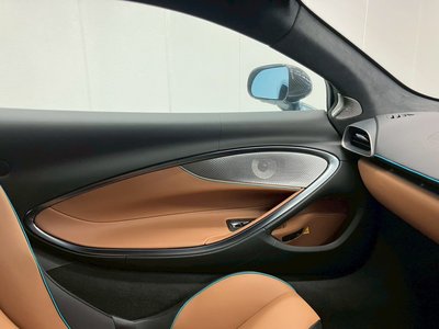 2025 Mclaren ARTURA photo 29