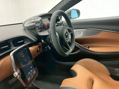 2025 Mclaren ARTURA photo 18