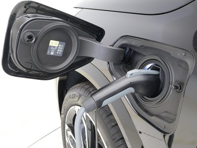 2026 BMW IX2 thumbnail 31