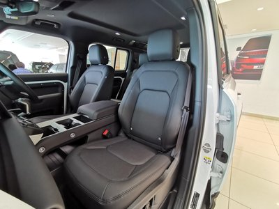 2025 LAND Rover DEFENDER thumbnail 28