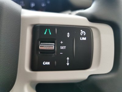 2025 LAND Rover DEFENDER photo 11