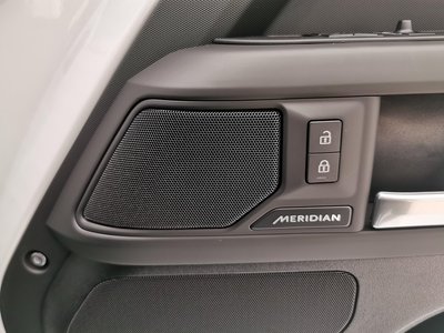 2025 LAND Rover DEFENDER photo 3