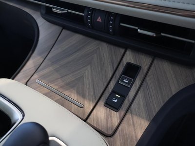 2024 Lexus LM thumbnail 42