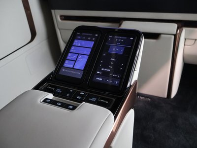 2024 Lexus LM thumbnail 34