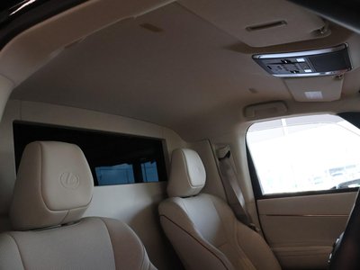 2024 Lexus LM photo 15