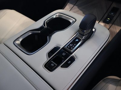 2024 Lexus LM thumbnail 46