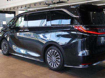 2024 Lexus LM thumbnail 66