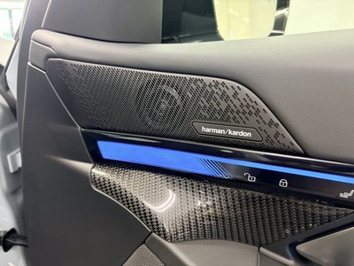 2025 BMW I5 thumbnail 35
