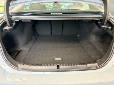 2025 BMW I5 thumbnail 24