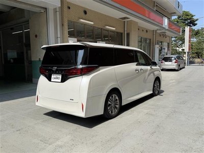 2025 Toyota ALPHARD — фото 9