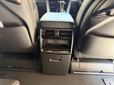 2025 Toyota ALPHARD — фото 61