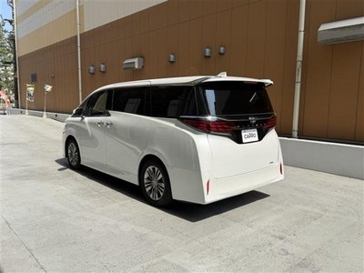 2025 Toyota ALPHARD — фото 7