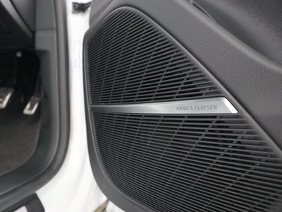 2024 AUDI Q8 — миниатюра 9