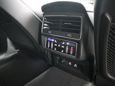 2024 AUDI Q8 — миниатюра 11