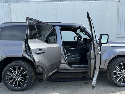 صورة 31 لـ 2025 Lexus GX