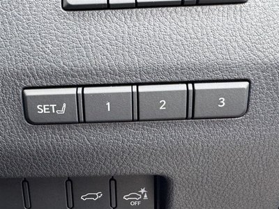 صورة 14 لـ 2025 Lexus GX