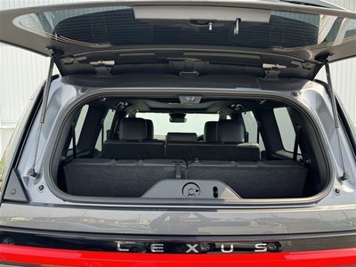 صورة 28 لـ 2025 Lexus GX
