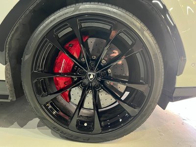 صورة 15 لـ 2019 Lamborghini URUS