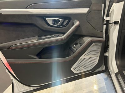 صورة 33 لـ 2019 Lamborghini URUS