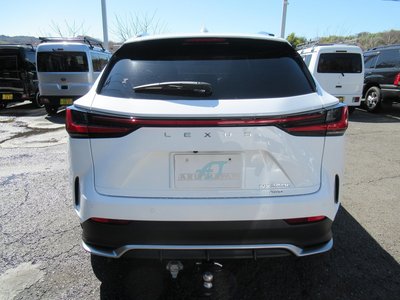 صورة 14 لـ 2023 Lexus NX