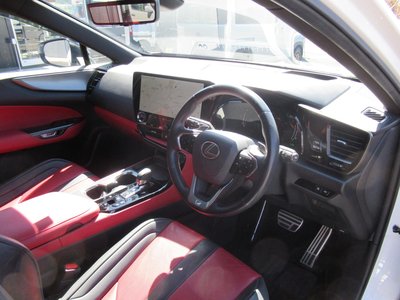 صورة 21 لـ 2023 Lexus NX
