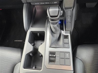 2024 Toyota LAND CRUISER 250 photo 13