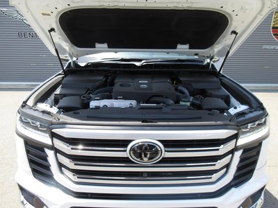صورة 20 لـ 2023 Toyota LAND CRUISER 300
