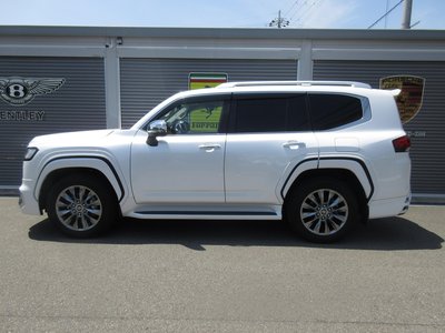 صورة 9 لـ 2023 Toyota LAND CRUISER 300
